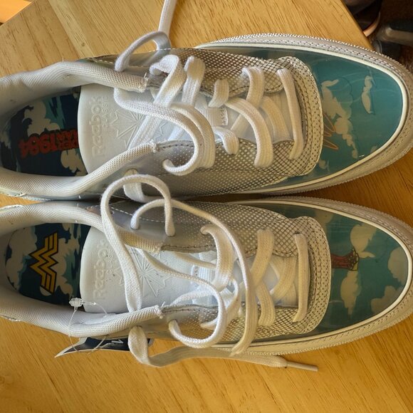 Reebok Wonder Woman 1984 Limited Edition Tennis Shoes Unisex Size 7 NEW NO BOX - Picture 16 of 16